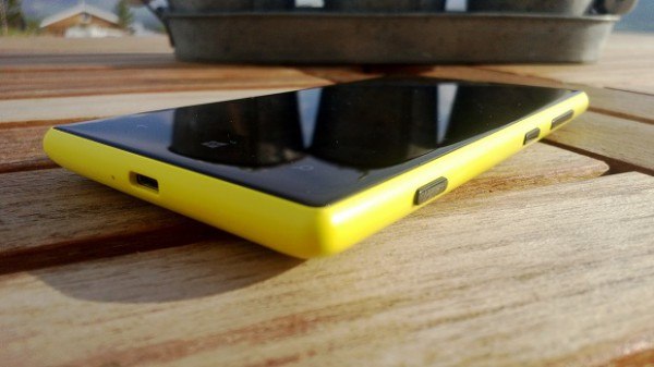 Lumia-720-takkar