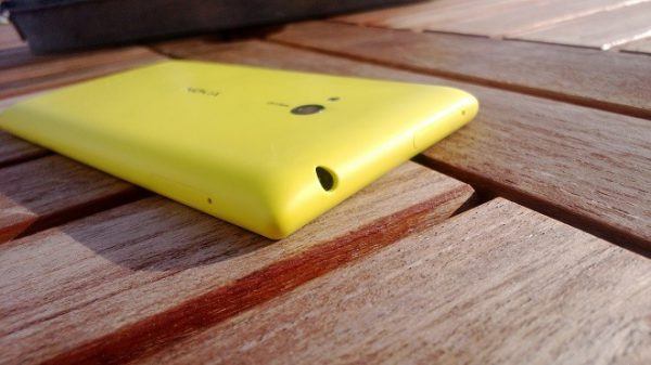 Nokia-Lumia-720-bakhlid